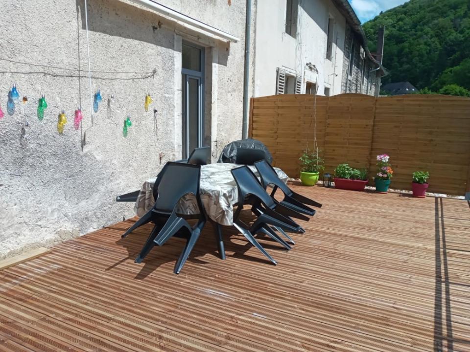 Gite La Petite Ecluse En Bord De Loue Lods 외부 사진